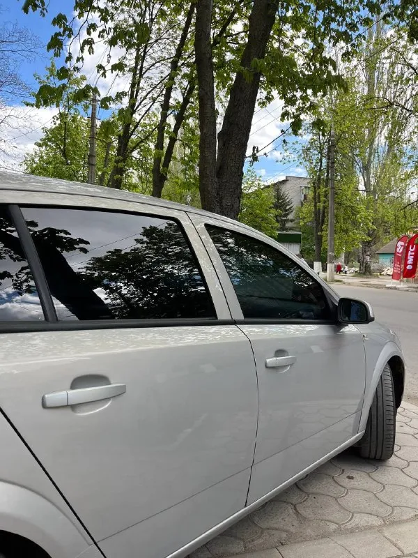 Продам или обмен opel astra h тех осмотр есть год 2008 пробег 235 000 тыс родной комплектация климат контроль abs круиз контроль мульти руль стеклоподъемники и много чего другого автомобиль в отличном состояние без вложений сел и поехал в любой рейс двигатель 1.6 тянет хорошо 👍 работает часики без лишних звуков коробка механика 5 ступка листает отлично не хрустит не выбивает ! ходовая часть на 5+ по кузову без гнили и ржавчины выглядит отлично, дно пороги все целое стаканы лонжероны целые в заводских герметиках салон чистый опрятный не прокуренный ! резина лето. машина действительно хорошая без каких то подводных камней ! все остальные вопросы по телефону цена авто 515 000 тысяч рублей реальному покупателю торг у капота ! возможен обмен номер для связи +79498339027 местный +79885305477 мтс +79494504360 телеграм звонить в любое время суток возможен пригон по договорённости - фотография - 6
