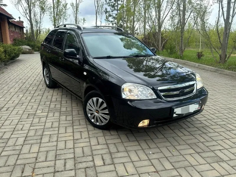 Продаю chevrolet лачетти год выпуска 2013универсал с родным пробегом 123 тыс технически автомобиль в идеальном состоянии!! без малейшего вложения все росходники поменяны! все т-о автомобиль проходил - по регламенту! автомобиль гаражного хранения очень бережной эксплуатации автомобиль вся в родном металле без дтп без гнили ржавчин готов на любые проверки! салон отличный состояние нового! работает абсолютно всё! комплектация объем двигателя1600 кондиционер все стеклоподъёмники гидроусилитель руля электрозеркала подогрев зеркал корректор фар. абс подушки безопасности сигнализация центральный замок два комплекта ключей хорошая акустика магнитола андроид камера сервисные книги чеки противотуманки. два комплекта резины фото и описание соответствует автомобилю! просмотр город донецк будённовский район звонить сим1 +79490983452 сим2 +79495095914 цена 765 торг 📲 tg: @aaa20001503 📞 звоните: +7(949)0983452 - фотография - 7