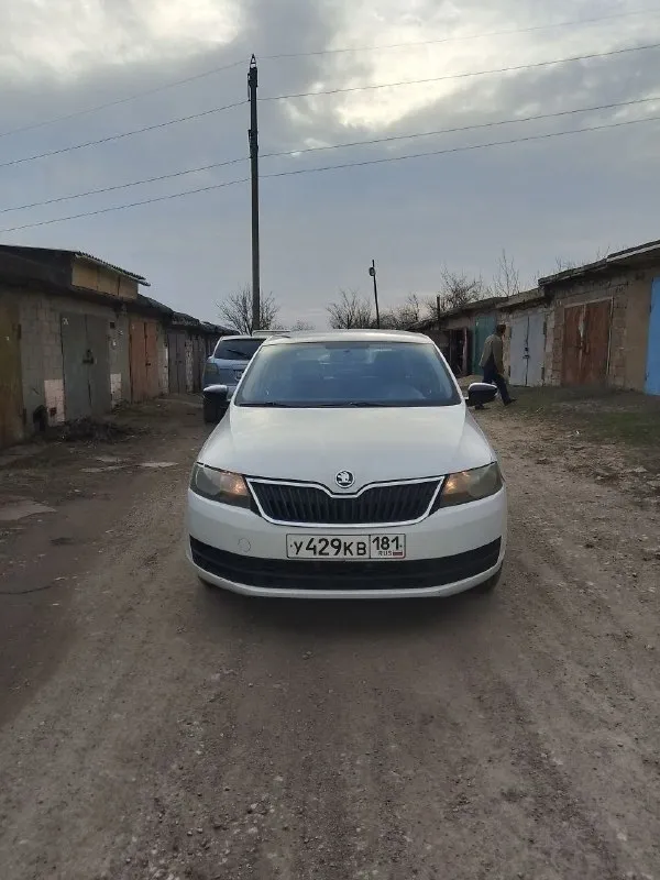 Продам škoda rapid🔥🔥 авто 2018 года выпуска, в хорошем состоянии. центральный замок, музыка, кондиционер, климат-контроль. двигатель 1.6 - на отлично, кпп-механика - на отлично! стоит газ-пропан, вписан в птс. классный внешний вид, авто сел и поехал. все остальные вопросы по телефону. цена: 750 тыс. руб. возможен обмен. +79592360880 или +79591006564. осмотр авто перевальск-алчевск. 📞 звоните: +7(959)2360880 - фотография - 1