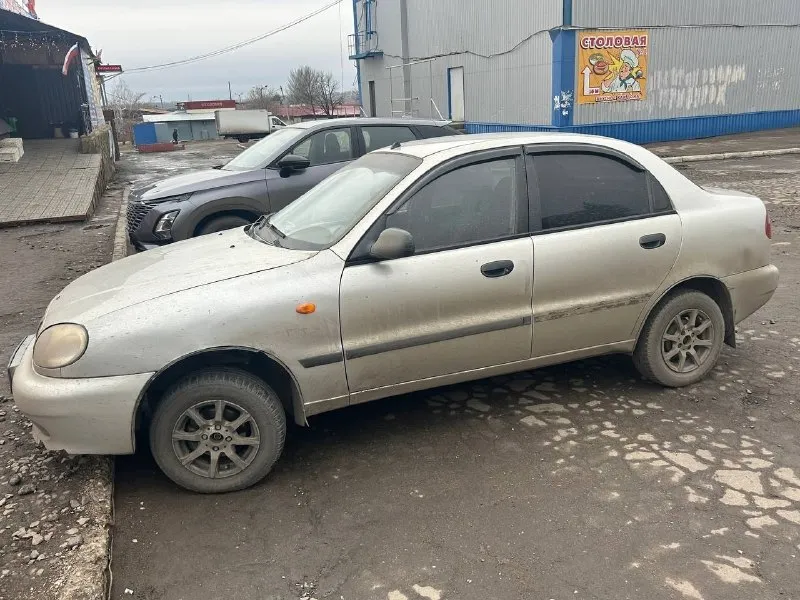 Продам daewoo сенс 2004 года 1.4 переоформление без проблем, продажа от собственника. Установлен газ масло поменяно, новые гранаты, ходовая часть в норме, двигатель не троит. Резина r13 (на титанах) коробка втыкается идеально, не хрустит. Цена:160.000 минимальный торг (реальному покупателю) г. Снежное +79497936004
📞 Звоните: +7(949)7936004 - фотография - 3