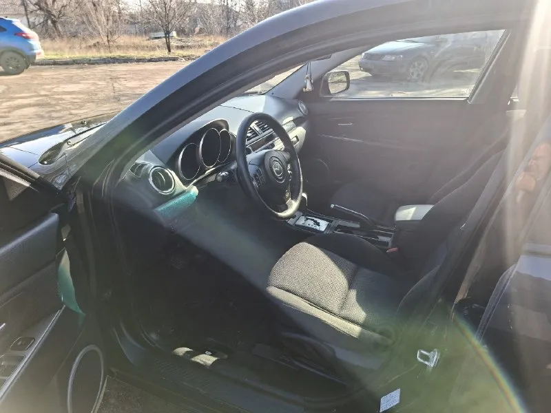 Mazda 3 пробег 96 т. км год выпуска: 2007 категория транспортного средства: в объем:1.6 привод: передний ✅ тип двигателя:бензин коробка: автомат 1владелец, ✅ 2 комплекта колес без дтп ключа 🔑🔑 техосмотр есть зеленейшая автотека по кузову смотрится отлично ✅ салон ухоженный ✅ коробка отлично ✅ юридчески чистая✅ 📍г. макеевка +7 949 416 88 57 +7 985 363 82 47 цена 680т руб 🔥🔥🔥 📞 звоните: +7(949)4168857 - фотография - 5