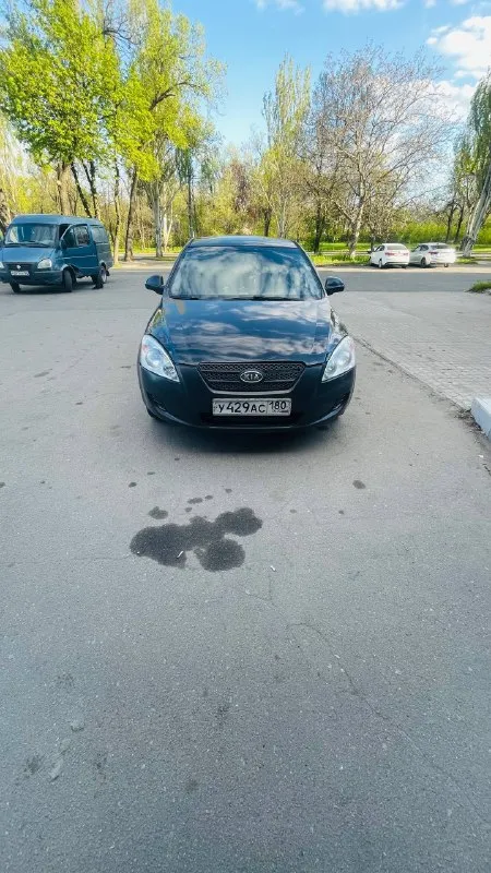 Продажа автомобиля kia ceed, 2008 года выпуска, двигатель 1.6 л бензин, механическая коробка передач. автомобиль находился в собственности в течение двух лет. выполнены многочисленные ремонтные работы: обновлена ходовая часть, установлен новый передний подрамник, задний рычаг, заменены масло, фильтры, свечи зажигания, датчик температуры и антифриз. используется бензин аи-95. основным пользователем была жена. автомобиль находится в донецке. цена: 500 000 рублей, торг не предусмотрен. контактный телефон: +79491321105 никнейм: goha777999 📲 tg: @goha777999 📞 звоните: +7(949)1321105 - фотография - 1