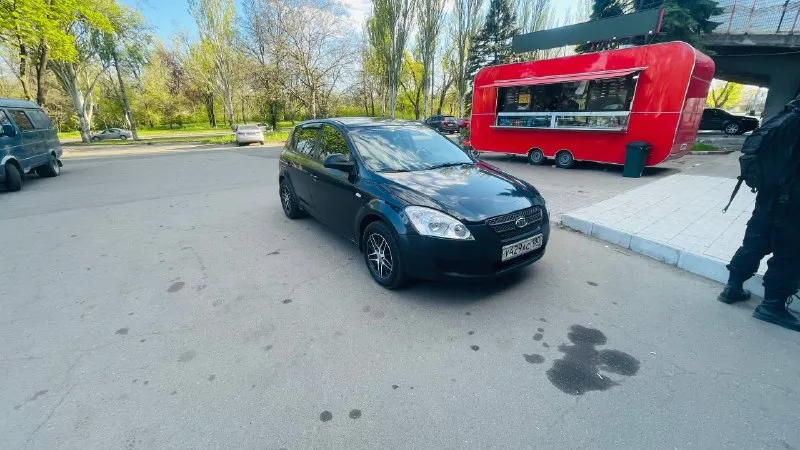 Продажа автомобиля kia ceed, 2008 года выпуска, двигатель 1.6 л бензин, механическая коробка передач. автомобиль находился в собственности в течение двух лет. выполнены многочисленные ремонтные работы: обновлена ходовая часть, установлен новый передний подрамник, задний рычаг, заменены масло, фильтры, свечи зажигания, датчик температуры и антифриз. используется бензин аи-95. основным пользователем была жена. автомобиль находится в донецке. цена: 500 000 рублей, торг не предусмотрен. контактный телефон: +79491321105 никнейм: goha777999 📲 tg: @goha777999 📞 звоните: +7(949)1321105 - фотография - 2