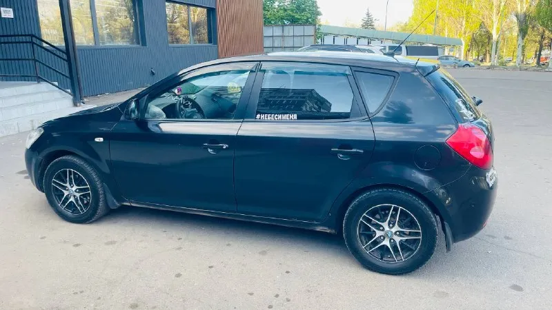 Продажа автомобиля kia ceed, 2008 года выпуска, двигатель 1.6 л бензин, механическая коробка передач. автомобиль находился в собственности в течение двух лет. выполнены многочисленные ремонтные работы: обновлена ходовая часть, установлен новый передний подрамник, задний рычаг, заменены масло, фильтры, свечи зажигания, датчик температуры и антифриз. используется бензин аи-95. основным пользователем была жена. автомобиль находится в донецке. цена: 500 000 рублей, торг не предусмотрен. контактный телефон: +79491321105 никнейм: goha777999 📲 tg: @goha777999 📞 звоните: +7(949)1321105 - фотография - 6