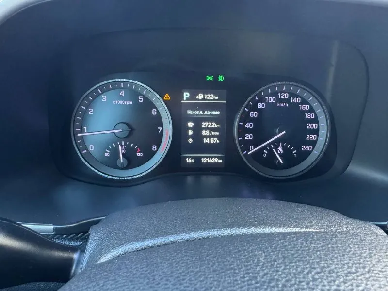 Hyundai tucson рестайлинг год выпуска 2019 двигатель 2.0 бензин коробка автомат пробег 121 тыс. км автомобиль официал в отличном состоянии, кузов без дтп весь в заводском окрасе, весь обслужен вложения не какого не требует ! хорошая комплектация, бесключевой доступ, (start-stop), климат-контроль, круиз-контроль, датчики света и дождя, подогрев руля, подогревы сидений, парктрони, carplay, камера заднего вида, и многое другое. с документами полный порядок, продажа с полным переоформлением в мрэо г. донецк цена 1.995 тыс. ₽ звоните остальное по тел. +79495210905 - фотография - 10