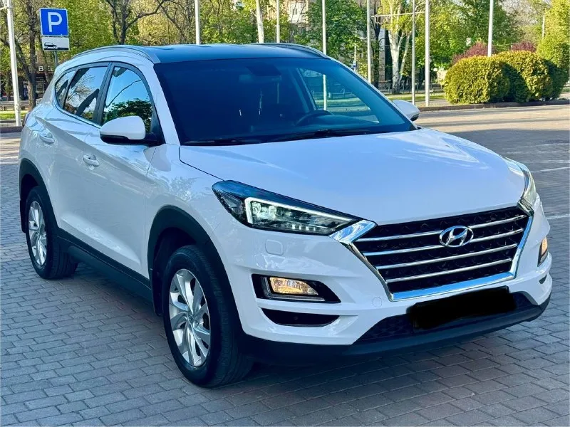 Hyundai tucson рестайлинг год выпуска 2019 двигатель 2.0 бензин коробка автомат пробег 121 тыс. км автомобиль официал в отличном состоянии, кузов без дтп весь в заводском окрасе, весь обслужен вложения не какого не требует ! хорошая комплектация, бесключевой доступ, (start-stop), климат-контроль, круиз-контроль, датчики света и дождя, подогрев руля, подогревы сидений, парктрони, carplay, камера заднего вида, и многое другое. с документами полный порядок, продажа с полным переоформлением в мрэо г. донецк цена 1.995 тыс. ₽ звоните остальное по тел. +79495210905 - фотография - 6