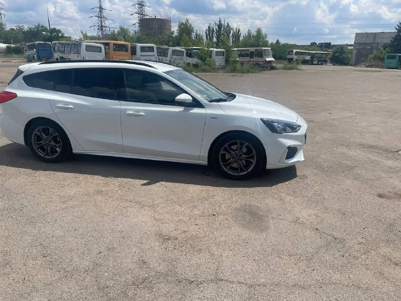 Ford focus mk4 1.5d mt st-line. состояние отличное. пробег: 140 000 км. год выпуска: 2020. личный автомобиль. цена: 1 600 000 рублей, возможен торг. контактный номер телефона: +79498118274. - фотография - 1
