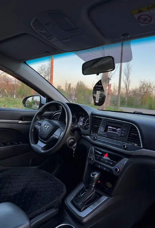 🔥продаётся hyundai elantra 2017 года. автомобиль в отличном состоянии, полностью обслужен и не требует никаких вложений. надёжный и экономичный вариант как для города, так и для поездок на дальние расстояния. двигатель 1.6, автоматическая коробка передач. пробег — 160 000 км. комплектация максимальная: есть всё необходимое для комфортной езды, все системы и функции работают исправно. машина ухоженная, эксплуатировалась бережно, своевременно проходила обслуживание. отличный вариант для тех, кто ищет надёжный автомобиль без лишних затрат. для более подробной информации звоните +79495639877 (есть тг) +79494495951 🎁 цена 1.175.000 для быстрых (хороший торг) 🤝(возможен обмен с доплатой в обе стороны) 📞 🇷🇺 звоните: +79495639877 - фотография - 6
