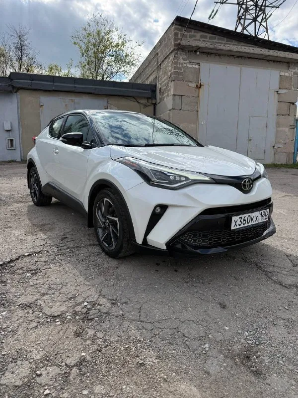 Toyota c-hr limited -машина 2021г -объём двигателя: 2.0 -пробег :57.000км -тип двигателя: бензин -привод: передний -камера заднего вида - подогрев руля -подогрев боковых зеркал - подогрев сидений - датчик дождя - датчик света - датчики мёртвых зон -климат контроль - контроль пешеходов при движении задним ходом -электрорегулировка сидений 💲цена: 2.850.000руб. ☎телефон: +7(949)326-93-73 - фотография - 1