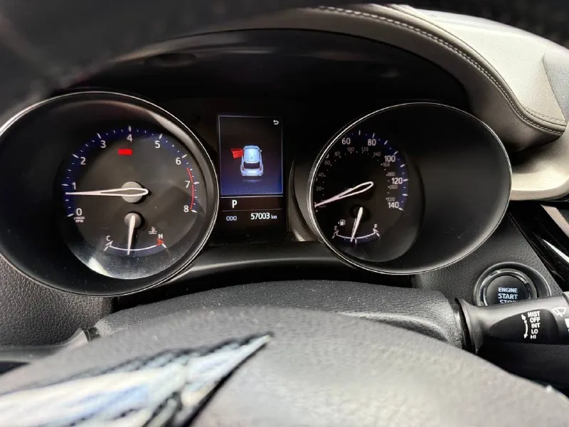 Toyota c-hr limited -машина 2021г -объём двигателя: 2.0 -пробег :57.000км -тип двигателя: бензин -привод: передний -камера заднего вида - подогрев руля -подогрев боковых зеркал - подогрев сидений - датчик дождя - датчик света - датчики мёртвых зон -климат контроль - контроль пешеходов при движении задним ходом -электрорегулировка сидений 💲цена: 2.850.000руб. ☎телефон: +7(949)326-93-73 - фотография - 10