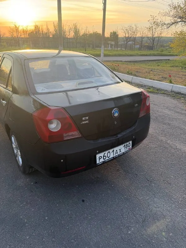 Продам gelly mk 2011г. ходовая обслужена, не чего не гремит. задние амортизаторы kyb диски тормозные, колодки передние - новые. производилась замена диска сцепление. заменён вакуумный усилитель тормозов, +гтц. новое масло акпп. радиатор печки - новый. шины новые, kumho ecsta. магнитола 2din. гидроусилитель, парктроники, стеклоподёмники, abs, кондиционер - всё работает. безопасность на месте, в дтп не была. дно автомобиля целое, есть моменты по кузову. цена 250 000р. тел. +79497130769 мариуполь. - фотография - 4