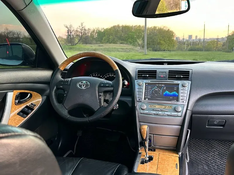 *toyota camry_3.5 официал! автомобиль в отличном состоянии, полностью обслужен весь, только на дилере! вложений абсолютно не каких не требует! автомобиль не пригон, местный покупался в салоне! 2007г родной пробег 189тыс, км комплектация максимальная! круиз контроль. двухзонный климат контроль. подогрев сидений. камера заднего вида. своими словами, все для комфорта! с документами полностью порядок! продажа от собственника, цена 1.175-000₽ остальные вопрос по тел: также возможен обмен звоните! +7949-551-68-75 - фотография - 10