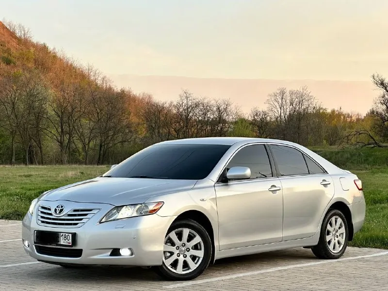 *toyota camry_3.5 официал! автомобиль в отличном состоянии, полностью обслужен весь, только на дилере! вложений абсолютно не каких не требует! автомобиль не пригон, местный покупался в салоне! 2007г родной пробег 189тыс, км комплектация максимальная! круиз контроль. двухзонный климат контроль. подогрев сидений. камера заднего вида. своими словами, все для комфорта! с документами полностью порядок! продажа от собственника, цена 1.175-000₽ остальные вопрос по тел: также возможен обмен звоните! +7949-551-68-75 - фотография - 2