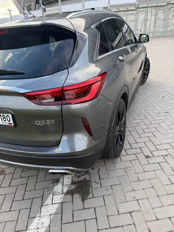 🚘 марка и модель: infiniti qx50 v объем: 2.0 (249л. с), бензин 📏 пробег: 99000 📆 год: 2021 📝 кпп: ⚙️ описание: комплектация —панорамная крыша, чёрный потолок, подогрев сидений, подсветка порогов, датчик света, дождя, подушки безопасности — стоит на новой летней резине (диски r20), комплект зимней резины (на фото) — в идеальном состоянии, полная комплектация, 2ключа. vin 3pcaj5ba7mf125959 донецк +79493339847 💰 цена: 3 350🍋 🌍 город: 📞 телефон: +79493339847 - фотография - 4