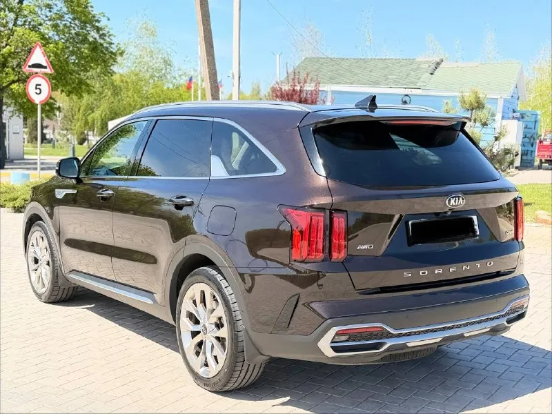 Kia sorento официал автомобиль делерский!!! 2020г crdi 2.2 автомат 4wd полный привод, в максимальной комплектации❗️ 7-ми местный !! автомобиль в заводском окрасе!!!!!! в очень хорошем состоянии! повторюсь в максимальной комплектации!!!! крыша панорама, салон кожа, обдув и подогрев сидений передних и задних, камера 360, удержание полосы, проекция, распознание знаков, парктроники, климат-контроль двухзонный, круиз-контроль, и очень очень многое другое все не перечислить!!! с документами полный порядок!!!!! переоформление в мрэо!!! диагностическая карта есть!!!! цена 3,200₽🔥 все вопросы по тел +79495722131 - фотография - 1