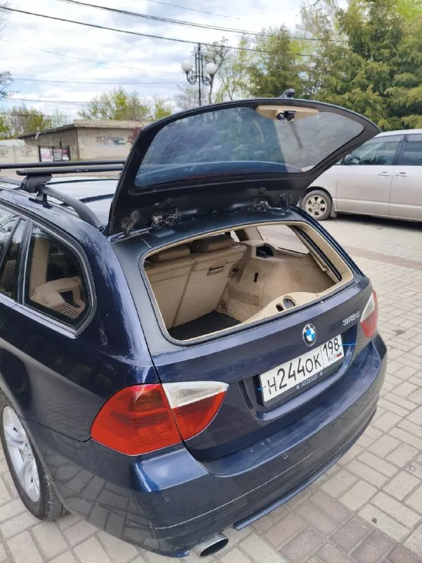 Продам bmw е91 2008 механика 2.0 т. дизель. расход по городу 8, трасса 6. пробег 185. есть функция старт/стоп. пригнан из франции в 2020 году (в одних заботливых руках). вложений не требуется, все ремонтировалось вовремя. грм поменян 20 тысяч назад (ставил только оригинал). машина в хорошем состоянии. в дтп не была. я лично ничего не красил. коррозии и рыжиков совсем нет, есть незначительные сколы и царапины. ходовка вся целая. ставил lemforder либо оригинал. химчистка раз в год. цена 970 т. р. телефон +79494956807 📞 звоните: +7(949)4956807 - фотография - 10