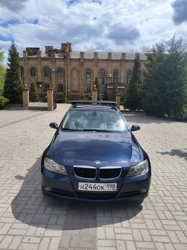 Продам bmw е91 2008 механика 2.0 т. дизель. расход по городу 8, трасса 6. пробег 185. есть функция старт/стоп. пригнан из франции в 2020 году (в одних заботливых руках). вложений не требуется, все ремонтировалось вовремя. грм поменян 20 тысяч назад (ставил только оригинал). машина в хорошем состоянии. в дтп не была. я лично ничего не красил. коррозии и рыжиков совсем нет, есть незначительные сколы и царапины. ходовка вся целая. ставил lemforder либо оригинал. химчистка раз в год. цена 970 т. р. телефон +79494956807 📞 звоните: +7(949)4956807 - фотография - 2