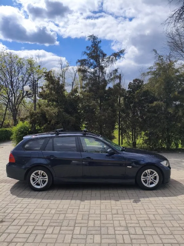 Продам bmw е91 2008 механика 2.0 т. дизель. расход по городу 8, трасса 6. пробег 185. есть функция старт/стоп. пригнан из франции в 2020 году (в одних заботливых руках). вложений не требуется, все ремонтировалось вовремя. грм поменян 20 тысяч назад (ставил только оригинал). машина в хорошем состоянии. в дтп не была. я лично ничего не красил. коррозии и рыжиков совсем нет, есть незначительные сколы и царапины. ходовка вся целая. ставил lemforder либо оригинал. химчистка раз в год. цена 970 т. р. телефон +79494956807 📞 звоните: +7(949)4956807 - фотография - 3