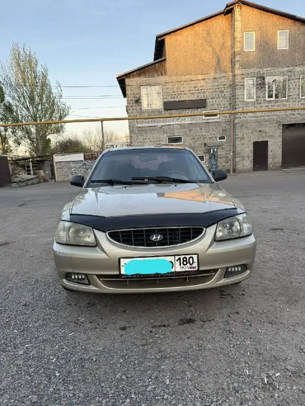 Hyundai accent тагаз ii, 2006. продам акцент в хорошем технической состоянии, ходовая часть хорошо обслужена, солон в хорошем состоянии, коробка не хрустит не выбивает, кузов требует небольшой уход, как видно багажник имеет на ребре жёсткости вмятину, вовремя проводились технические обслуживания и замена всех расходников, печка кондиционер в работают, центральный замок, два комплекта резины, в целом машина едет бодро, сел поехал, цену вижу 420 тыс руб. торг уместен, все остальные вопросы по телефону +7 949 823 35 45 или в л. с 📞 звоните: +7(949)8233545 - фотография - 1
