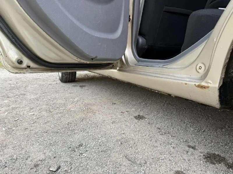 Hyundai accent тагаз ii, 2006. продам акцент в хорошем технической состоянии, ходовая часть хорошо обслужена, солон в хорошем состоянии, коробка не хрустит не выбивает, кузов требует небольшой уход, как видно багажник имеет на ребре жёсткости вмятину, вовремя проводились технические обслуживания и замена всех расходников, печка кондиционер в работают, центральный замок, два комплекта резины, в целом машина едет бодро, сел поехал, цену вижу 420 тыс руб. торг уместен, все остальные вопросы по телефону +7 949 823 35 45 или в л. с 📞 звоните: +7(949)8233545 - фотография - 9