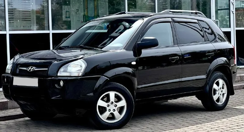 ✅продам hyundai tucson ✅год:2008 ✅ :2л ✅коробка:механика ✅цена:865.000₽ ✅2 владельца ✅номер: +79494952372 или +79491003435 на обоих номерах есть телеграмм и макс авто в отличном состоянии без вложений сел и поехал, кузов автомобиля соответствует фотографиям, техническая часть обслужена на 5+ чистый и ухоженный салон, машина только после полной полировки и химчистки, таких вариантов на рынке очень мало! два комплекта колес зима лета оба на дисках! два ключа!хорошая комплектация:подогревы сидений, кондиционер, большой сенсорный монитор с aux, bt, камера заднего вида, электра зеркала, подогрев заднего стекла, полный бортовой компьютер, abs, esp, биксенонавые фары, центральный замок, сигнализация с обратной связью, и многое другое больше информации по телефону! 📱 📞 звоните: +7(949)4952372 - фотография - 1