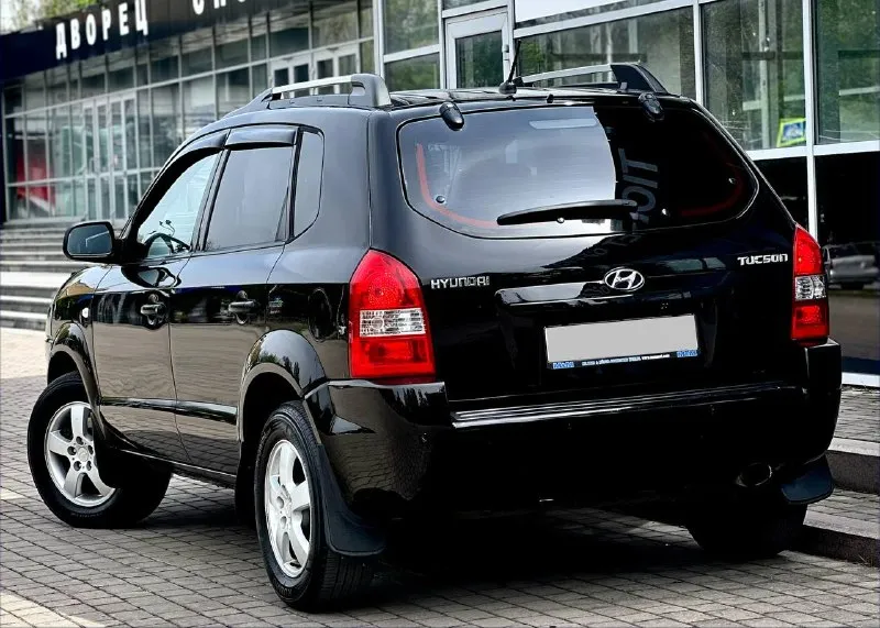 ✅продам hyundai tucson ✅год:2008 ✅ :2л ✅коробка:механика ✅цена:865.000₽ ✅2 владельца ✅номер: +79494952372 или +79491003435 на обоих номерах есть телеграмм и макс авто в отличном состоянии без вложений сел и поехал, кузов автомобиля соответствует фотографиям, техническая часть обслужена на 5+ чистый и ухоженный салон, машина только после полной полировки и химчистки, таких вариантов на рынке очень мало! два комплекта колес зима лета оба на дисках! два ключа!хорошая комплектация:подогревы сидений, кондиционер, большой сенсорный монитор с aux, bt, камера заднего вида, электра зеркала, подогрев заднего стекла, полный бортовой компьютер, abs, esp, биксенонавые фары, центральный замок, сигнализация с обратной связью, и многое другое больше информации по телефону! 📱 📞 звоните: +7(949)4952372 - фотография - 2