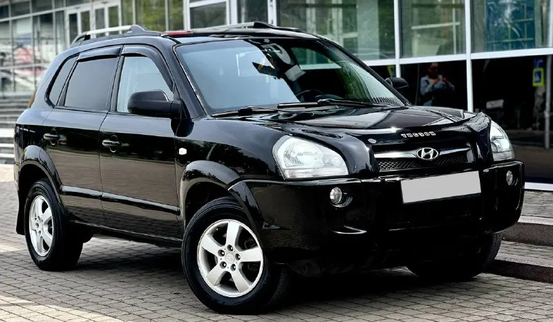 ✅продам hyundai tucson ✅год:2008 ✅ :2л ✅коробка:механика ✅цена:865.000₽ ✅2 владельца ✅номер: +79494952372 или +79491003435 на обоих номерах есть телеграмм и макс авто в отличном состоянии без вложений сел и поехал, кузов автомобиля соответствует фотографиям, техническая часть обслужена на 5+ чистый и ухоженный салон, машина только после полной полировки и химчистки, таких вариантов на рынке очень мало! два комплекта колес зима лета оба на дисках! два ключа!хорошая комплектация:подогревы сидений, кондиционер, большой сенсорный монитор с aux, bt, камера заднего вида, электра зеркала, подогрев заднего стекла, полный бортовой компьютер, abs, esp, биксенонавые фары, центральный замок, сигнализация с обратной связью, и многое другое больше информации по телефону! 📱 📞 звоните: +7(949)4952372 - фотография - 3