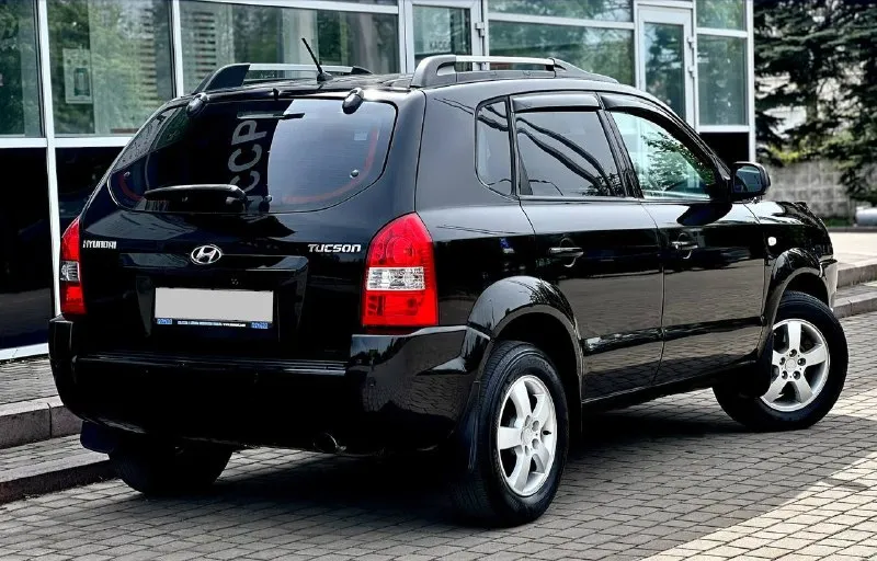 ✅продам hyundai tucson ✅год:2008 ✅ :2л ✅коробка:механика ✅цена:865.000₽ ✅2 владельца ✅номер: +79494952372 или +79491003435 на обоих номерах есть телеграмм и макс авто в отличном состоянии без вложений сел и поехал, кузов автомобиля соответствует фотографиям, техническая часть обслужена на 5+ чистый и ухоженный салон, машина только после полной полировки и химчистки, таких вариантов на рынке очень мало! два комплекта колес зима лета оба на дисках! два ключа!хорошая комплектация:подогревы сидений, кондиционер, большой сенсорный монитор с aux, bt, камера заднего вида, электра зеркала, подогрев заднего стекла, полный бортовой компьютер, abs, esp, биксенонавые фары, центральный замок, сигнализация с обратной связью, и многое другое больше информации по телефону! 📱 📞 звоните: +7(949)4952372 - фотография - 4