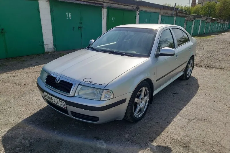 Skoda октавия. 2010 год выпуска. объём двигателя 1.8. пробег 320т. км ( 30т. км назад был ремонт двс и замена сцепления). без дтп ( родном окрасе). кузов без ржавчины и дыр ( присутствуют сколы по кузову). автомобиль в хорошем состоянии. резина: лето/зима. отдам турбину и рулевую рейку ( после ремонта). цена 680т. руб +79493828700 📞 звоните: +7(949)3828700 - фотография - 1