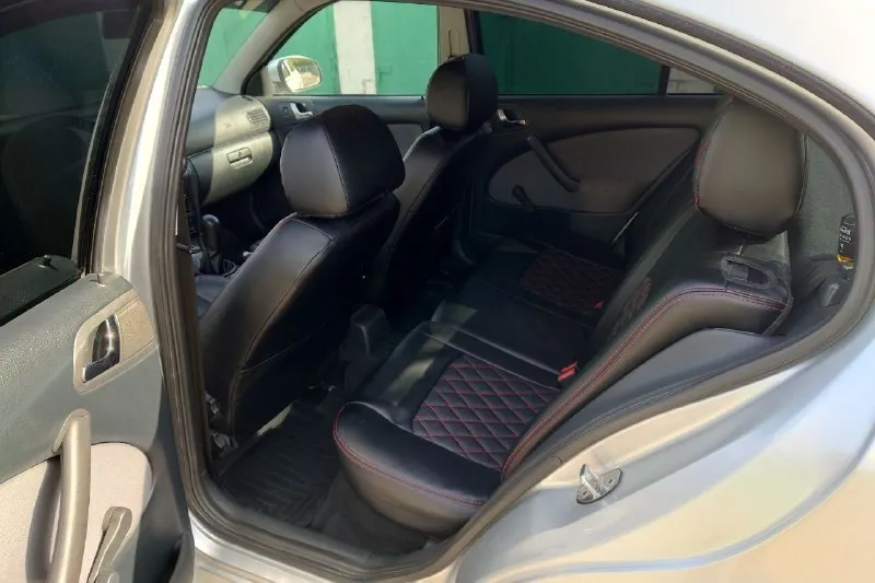 Skoda октавия. 2010 год выпуска. объём двигателя 1.8. пробег 320т. км ( 30т. км назад был ремонт двс и замена сцепления). без дтп ( родном окрасе). кузов без ржавчины и дыр ( присутствуют сколы по кузову). автомобиль в хорошем состоянии. резина: лето/зима. отдам турбину и рулевую рейку ( после ремонта). цена 680т. руб +79493828700 📞 звоните: +7(949)3828700 - фотография - 6