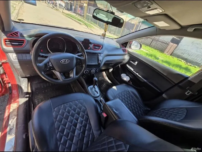 Продам kia rio 3 (2013г) двс 1.4 на классическом автомате. брали жене пол года назад в краснодаре, ездила на работу-обратно, никогда не подводила и мозги не делала. сел поехал. есть сигнализация, автозапуск с брелка, андроид магнитола с bluetooth. есть косметические недочёты, на езду не влияют (лёгкая притертость на заднем бампере и треснут левый угол переднего бампера, менять передний бампер времени нет, да и желания тоже). замена масла каждые 5-6 тыс, не разу не доливали (заливали корейское zic) фильтра новые. коробка переключает как положено. колеса 15, есть новая зимняя резина. торг как у всех на месте. показ в донецке цена 900 000 р, торг +7 918 893 6193 +7 949 315 3167 📞 звоните: +7(949)3153167 - фотография - 9