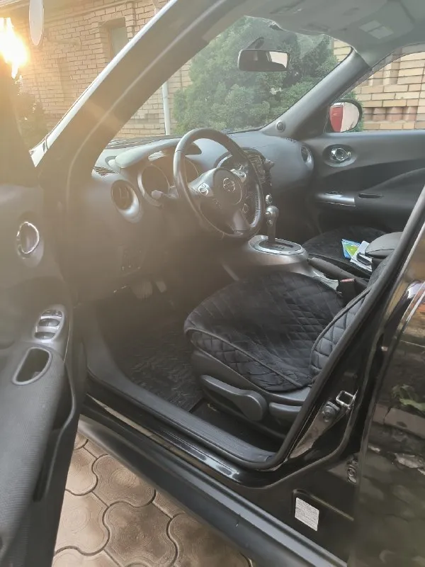 В продаже nissan juke 2012 год, 1.6 бензин. пробег 212 тыс. км. автомобиль не крашен, без дтп. стекла все родные. владею более трёх лет. обслужен, ничего делать не нужно, двигатель работает тихо, без лишнего шума, коррозии кузова нет. вариатор полностью в исправном состоянии, обслужен, на гарантии ещё. комплектация: климат-контроль, круиз-контроль, подогрев сидений, стекол, зеркал. управление мультимедиа на руле, мультимедийный экран, камера заднего вида и многое другое для комфортной езды. без вложений!!!! цена: 1 млн. руб. осмотр первомайск, стаханов. тел: +7(959)1693201 (telegram, max) 📞 звоните: +7(959)1693201 - фотография - 5