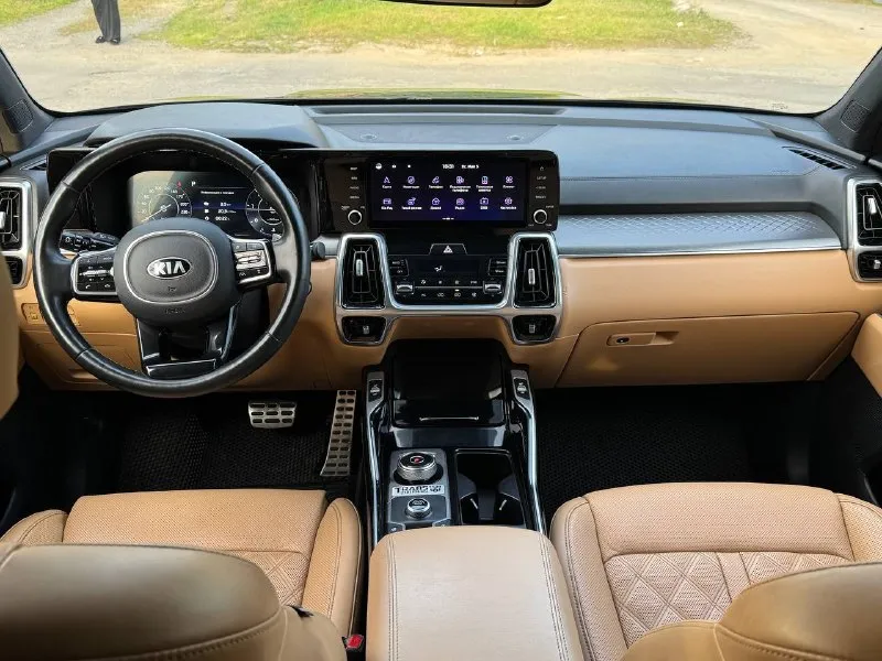 Kia sorento 2020 год выпуска пробег 78 тыс. км двигатель 2.2d коробка автомат автомобиль в отличном состоянии, кузов без дтп, весь в заводском окрасе! максимальная комплектация кожаный салон электро сиденья, с подогревами 4-хсидений память и вентиляция передних сидений подогрев руля под рулевые лепестки переключения передач ambient lighting, контурная цветная подсветка салона парктроники передние и задние кнопка start/stop двух зонный климат контроль активный круиз контроль без ключевой доступ keylessgo авто складывание заркал адаптивная led оптика, передняя и задняя led туманки цифровой щиток приборов проекция на лобовое стекло обзор 360° без проводная зарядка для смартфона солнце защитные шторки для задних пасажиров электро крышка багажника электро ручник система autohold датчики слепых зон датчик смены полосы дистроник датчик света розетка 220v продажа с полным переоформлением в мрэо г. донецк цена 3.200.000 реальному покупателю торг звоните остальное по тел. +79495210885 - фотография - 8