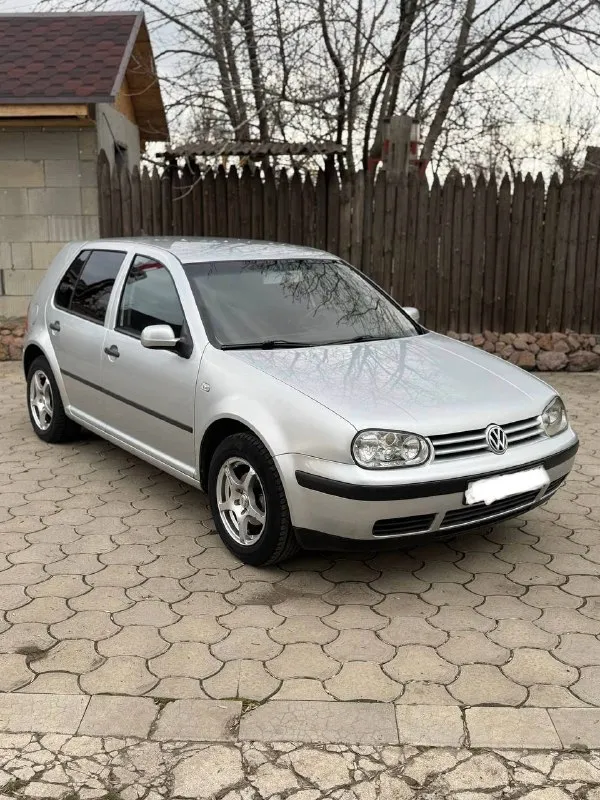 Номер телефона +79493330955 golf 4 1.6 бензин восьмиклапанный ✅ коробка механика ✅ 2000год ✅ пробег 382тыс. км ✅ в очень хорошем состоянии ✅ вложений никаких не требует ✅ кондиционер холодит, печка греет, каждая кнопка работает, подвеска недавно перебиралась✅ кузов без коррозии, красить ничего не нужно. ✅ стоит хорошая музыка с усилителем✅ новое сцепление, 2000 км назад- заменены масло в коробке и двигателе заменен клапан вкг, промыт дроссель заменён фильтр воздушный и салонный✅ на машине есть климат контроль, гур, 4 электростеклоподьемника, электрорегулировка зеркал ✅ очень приятный и комфортный авто на каждый день✅ telegram - фотография - 2