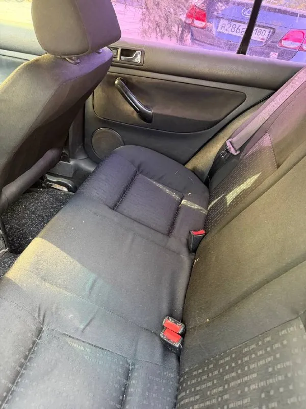 Номер телефона +79493330955 golf 4 1.6 бензин восьмиклапанный ✅ коробка механика ✅ 2000год ✅ пробег 382тыс. км ✅ в очень хорошем состоянии ✅ вложений никаких не требует ✅ кондиционер холодит, печка греет, каждая кнопка работает, подвеска недавно перебиралась✅ кузов без коррозии, красить ничего не нужно. ✅ стоит хорошая музыка с усилителем✅ новое сцепление, 2000 км назад- заменены масло в коробке и двигателе заменен клапан вкг, промыт дроссель заменён фильтр воздушный и салонный✅ на машине есть климат контроль, гур, 4 электростеклоподьемника, электрорегулировка зеркал ✅ очень приятный и комфортный авто на каждый день✅ telegram - фотография - 7