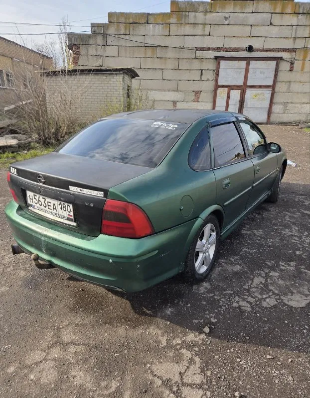 Продам opel vectra b 1999 г. в хорошем состоянии, ходовая полностью новая, мотор после капиталки. ездим каждый день. нужна замена стартера, он есть но не доходят руки поменять. рабочая лошадка 200к. просмотр снежное или донецк. вся информация по звонку. +79590162396 или +79027303042 📲 tg: @tbdark 📞 звоните: +7(959)0162396 - фотография - 2