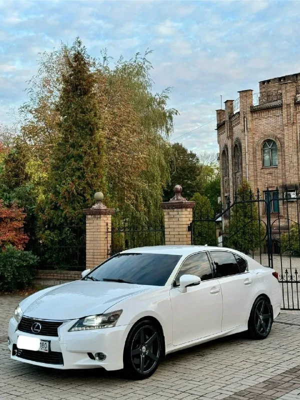 Lexus gs 250 lexus 2014г 2.5 бензин до налог ! пробег 240.000 мотор отличный, не дымит, не троит, масло не расходует! акпп надежная японская, не пинает, не буксует, переключает мягко, без рывков! ходовая не гремит, не стучит, едет мягко, и комфортно! цвет красивый, белый-перламутр. комплектации: с обдувами сидений, подогревы, без ключей доступ, мульти руль, камера заднего вида, отличная акустика, с bt документы чистые, я хозяйка, на мне оформлена, стоит на 180 регионе, проблем с переоформлением не будет, могу присутствовать… осмотр г. макеевка связь +7949-407-08-92 +7949-489-08-56 тг тоже есть цена 1.850.000 руб торг у капота разумный! цена до конца апреля обмен тоже можно рассмотреть, но на обмен чуть дороже в рынок! 📞 звоните: +7(949)4070892 - фотография - 7