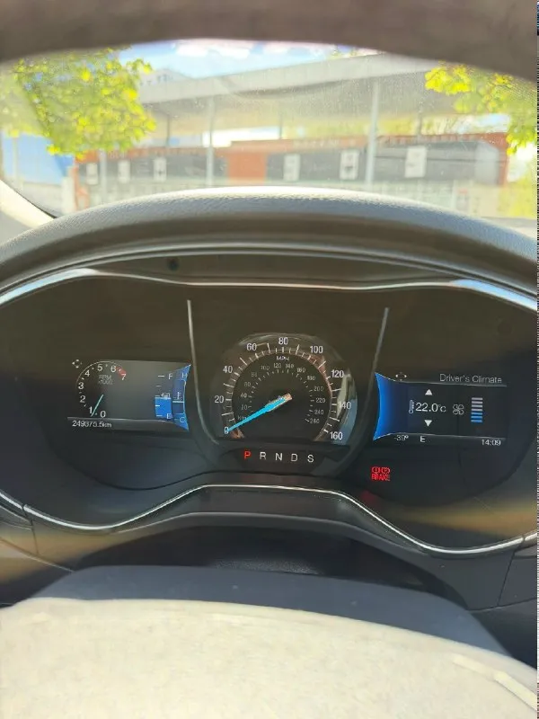 Продам ford fusion (north america). 2014г (по вин коду 2015г). машина технически в хорошем состоянии, по ходовой все отлично, ошибок никаких нет, по кузову есть нюансы, которые требуют покраски, передний бампер нужно менять. 18-е диски, масло менялось каждые 7 тыс. км, двигатель масло не ест. двигатель 2.0 ecoboost, 240 л. с. пробег родной - 249 000км собственник, 1 владелец в птс. комплектация titanium : бесключевой доступ на всех дверях удаленный автозапуск с ключа память сидений камера заднего вида подогрев сидений кнопка запуска start/stop круиз-контроль датчики давления шин атермальная пленка датчик света двухзонный климат-контроль кожаный салон цена 1 200 000р (торг) +79494230109 донецк 📞 звоните: +7(949)4230109 - фотография - 7
