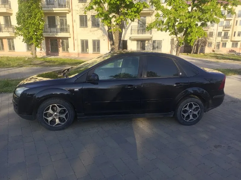 Продам ford focus в самой полной комплектации, в хорошем состоянии, двигатель, коробка, ходовка без нареканий, все расходники масла, фильтра менялись вовремя и по регламенту, кузов в отличном состоянии, и без подкрасов, я собственник, все вопросы по телефону либо в сообщениях. год выпуска:2006г цвет:чёрный объëм:1.6 кпп:механика топливо:бензин/газ город:мариуполь цена:570т. р. тел. , :+79498101517 - фотография - 1