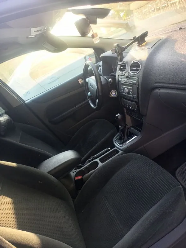 Продам ford focus в самой полной комплектации, в хорошем состоянии, двигатель, коробка, ходовка без нареканий, все расходники масла, фильтра менялись вовремя и по регламенту, кузов в отличном состоянии, и без подкрасов, я собственник, все вопросы по телефону либо в сообщениях. год выпуска:2006г цвет:чёрный объëм:1.6 кпп:механика топливо:бензин/газ город:мариуполь цена:570т. р. тел. , :+79498101517 - фотография - 8