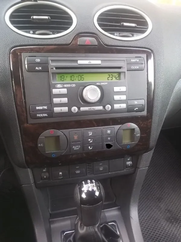 Продам ford focus в самой полной комплектации, в хорошем состоянии, двигатель, коробка, ходовка без нареканий, все расходники масла, фильтра менялись вовремя и по регламенту, кузов в отличном состоянии, и без подкрасов, я собственник, все вопросы по телефону либо в сообщениях. год выпуска:2006г цвет:чёрный объëм:1.6 кпп:механика топливо:бензин/газ город:мариуполь цена:570т. р. тел. , :+79498101517 - фотография - 9