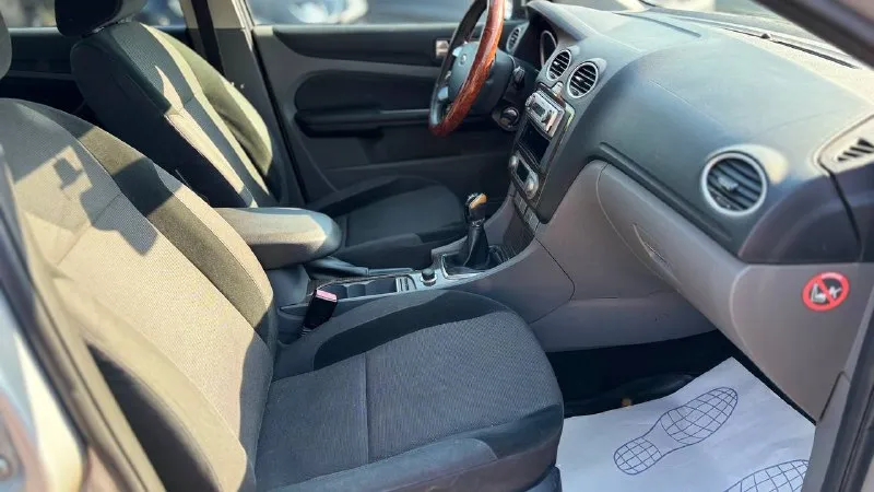 Ford focus двигатель:2.0 ⛽️вид топлива:бензин ⚙️кпп:механика кузов:седан пробег: 154.000 км 📅год выпуска: 2008 💰цена: 670.000 руб •усилитель руля. •эл стеклоподъёмники •мультимедиа •климат контроль 🚘автосалон автото4ка продажа возможна : ✅наличный расчет ✅безналичный ✅кредит по 2 документам 🔄обмен на ваш авто звонки по номеру ☎️+ - фотография - 5