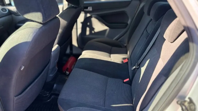 Ford focus двигатель:2.0 ⛽️вид топлива:бензин ⚙️кпп:механика кузов:седан пробег: 154.000 км 📅год выпуска: 2008 💰цена: 670.000 руб •усилитель руля. •эл стеклоподъёмники •мультимедиа •климат контроль 🚘автосалон автото4ка продажа возможна : ✅наличный расчет ✅безналичный ✅кредит по 2 документам 🔄обмен на ваш авто звонки по номеру ☎️+ - фотография - 6