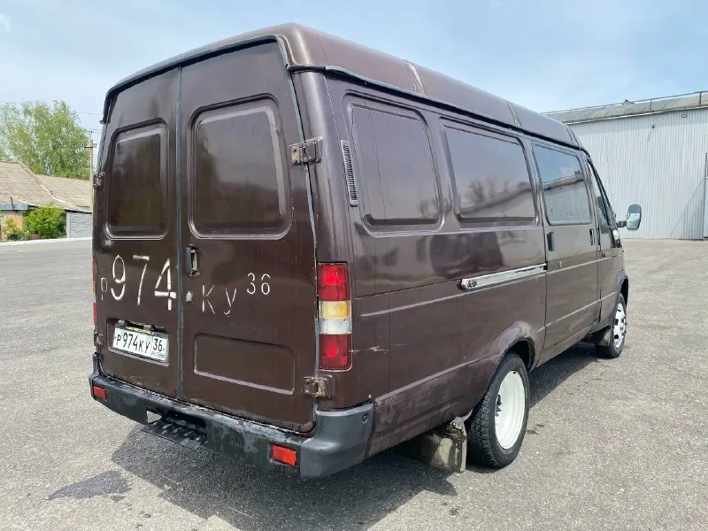 Продам газель 2000 года выпуска. автомобиль на полном ходу, вложений не требует. использовалась аккуратно, без перегрузов. подходит как для работы, так и для личных нужд. по технической части всё обслужено по ходовой части рессоры, амортизаторы, наконечники установлены рессоры по кругу новый стартер и гениратор по электрике всё работает: светит, моргает печка греет отлично комплект новой резины! салон чистый ухоженный кузов пол и борта целые. двигатель работает ровно, коробка и сцепление без нареканий. с документами полный порядок, имеется техосмотр. действующий, любое переоформление, без ограничений и штрафов. цена 345,000₽ хороший торг возле машины ! тел +7-949-092-25-76 📞 звоните: +7(949)0922576 - фотография - 5