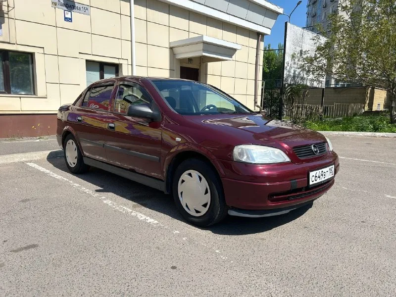 Читаем внимательно!!! продаю opel астру 2007 года 1.6 бензин, стоит газ евро4 пробег 175000 км настоящий, это подтвердит любой мастер на сто и общее состояние автомобиля! мотаюсь на нем чуть больше года, машина в отличном состоянии, вся обслужена, никаких проблем нет живой, едет отлично! кондиционер работает, холодит будь здоров, печка зимой так же прогревает салон мигом на газу очень экономный, до сочи доезжал за 1800 рублей, до крымской ялты 1500 рублей машиной я очень доволен, продавать особого желания не имею, но в связи со сменой рода деятельности— вынужден у ма временный учет до 29го года, с дальнейшим продлением учета проблем не будет, готов гарантировать, готов писать расписку. цена не много не мало 350000 с торгом у капота, сильно дешево продавать не хочу, так как искренне жаль расставаться повторюсь, машина очень надежная, удобная, экономичная и готова ехать хоть на байкал и обратно, я всегда и везде только на ней. +79495272991 📞 звоните: +7(949)5272991 - фотография - 2