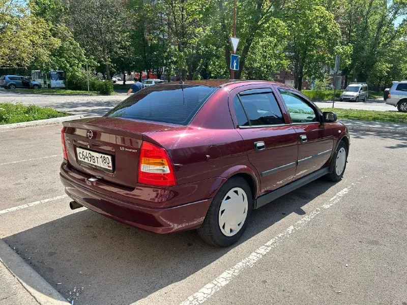 Читаем внимательно!!! продаю opel астру 2007 года 1.6 бензин, стоит газ евро4 пробег 175000 км настоящий, это подтвердит любой мастер на сто и общее состояние автомобиля! мотаюсь на нем чуть больше года, машина в отличном состоянии, вся обслужена, никаких проблем нет живой, едет отлично! кондиционер работает, холодит будь здоров, печка зимой так же прогревает салон мигом на газу очень экономный, до сочи доезжал за 1800 рублей, до крымской ялты 1500 рублей машиной я очень доволен, продавать особого желания не имею, но в связи со сменой рода деятельности— вынужден у ма временный учет до 29го года, с дальнейшим продлением учета проблем не будет, готов гарантировать, готов писать расписку. цена не много не мало 350000 с торгом у капота, сильно дешево продавать не хочу, так как искренне жаль расставаться повторюсь, машина очень надежная, удобная, экономичная и готова ехать хоть на байкал и обратно, я всегда и везде только на ней. +79495272991 📞 звоните: +7(949)5272991 - фотография - 4