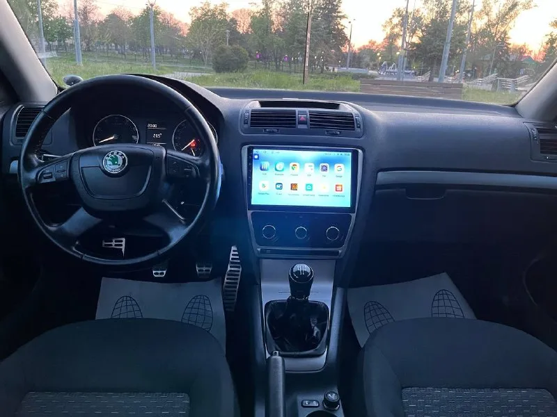 Продам skoda octavia а5 1.6 мкпп пробег 165000 тыс авто в идеальном состоянии и эксплуатация без дтп весь автомобиль в родной краски техническая часть полностью обслуживания требует никаких вложений, установлен новая резина отличная android магнитола камера заднего вида состояние машины идеальное во всех смыслах этого слова, осмотр город мариуполь цена 935000 тыс рублей по всем вопросам звоните, +79490261919 📞 звоните: +7(949)0261919 - фотография - 7