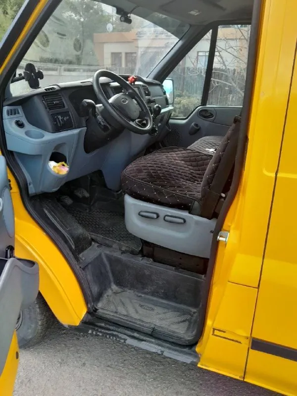 Продам ford транзит ( ford transit) 2013 г. в. двигатель: 2.2л дизель, 100 л. с. пробег: 248 000 км (на одометре), новый мотор — прошел больше 5 т. км местонахождение: г. луганск, южные квартала особенности и состояние: • новый двигатель • электростеклоподъемники, подогрев лобового стекла, электропривод зеркал • не дымит, не троит, обслужены турбина и форсунки • ходовая часть в отличном состоянии • кондиционер работает отлично • полностью обновленная и не гнилая кузовщина • сел - поехал юридически чистый цена 1.55млн рублей + торг у капота. обмен не интересует. подробности по телефону +79591109931 (тг, мах) 📞 звоните: +7(959)1109931 - фотография - 6