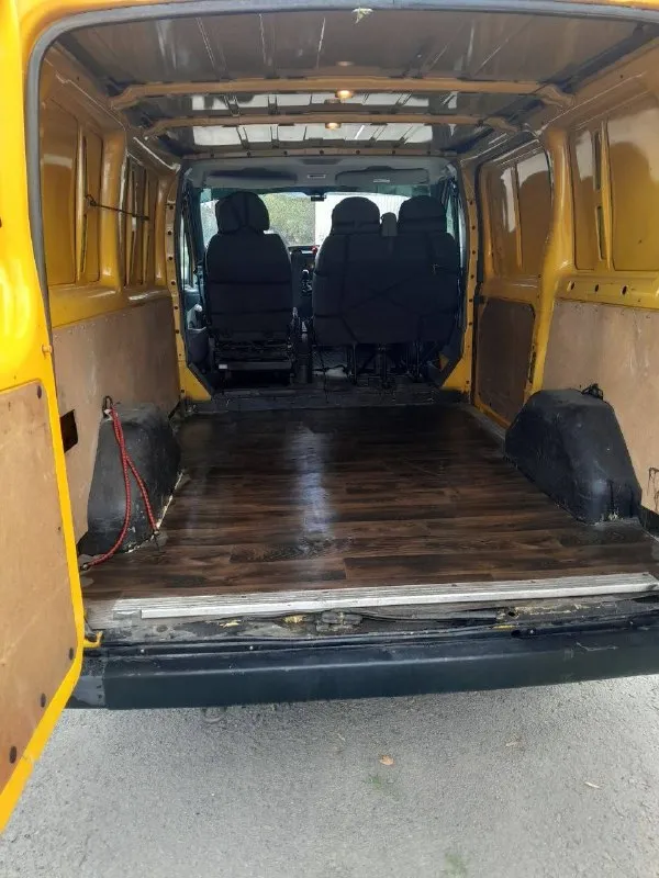 Продам ford транзит ( ford transit) 2013 г. в. двигатель: 2.2л дизель, 100 л. с. пробег: 248 000 км (на одометре), новый мотор — прошел больше 5 т. км местонахождение: г. луганск, южные квартала особенности и состояние: • новый двигатель • электростеклоподъемники, подогрев лобового стекла, электропривод зеркал • не дымит, не троит, обслужены турбина и форсунки • ходовая часть в отличном состоянии • кондиционер работает отлично • полностью обновленная и не гнилая кузовщина • сел - поехал юридически чистый цена 1.55млн рублей + торг у капота. обмен не интересует. подробности по телефону +79591109931 (тг, мах) 📞 звоните: +7(959)1109931 - фотография - 8