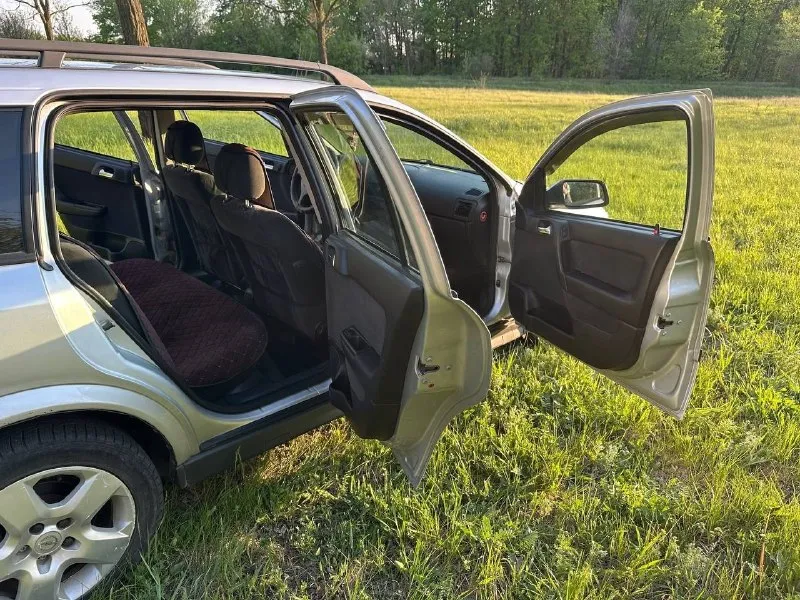 Opel astra g 2003г бензин-газ ( метан) cng заводской бробег: 210 000 км. стоит - датчик дождя - круиз контроль - климат контроль - мультируль - зади электростеклоподьемники. я второй владелец по днр. машина на полном ходу, обслуживалась вовремя. -нужно сделать то. -поменять передние колодки. стоит новый резонатор, трос ручника. тысячи три назад поставил новый генератор. грм менялся на 197 000 км много чего, обслужено помимо этого. на фото зимняя резина. есть второй комплект лета, на других дисках. есть, кое-какие запчасти. заправки метана на 1000рублей хватает больше чем на 300км цена 560 000 рублей. небольшой торг при осмотре. пролетарский район. +79493402903. кирилл. по всем вопросам, звонить в любое время дня и ночи. 📞 звоните: +7(949)3402903 - фотография - 7